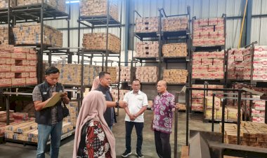 Polres-Bojonegoro-dan-TPID-Lakukan-Sidak-Distributor,-Pastikan-Stok-Bapokting-Aman