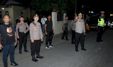 Polres-Nganjuk-Gelar-Patroli-SREG-dan-Penyekatan-di-Perbatasan-Suroan-Berjalan-Kondusif