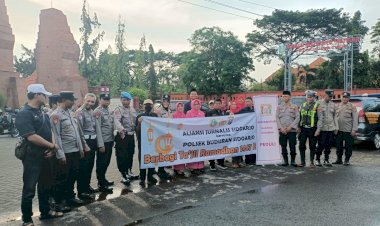 AJS-dan-Polsek-Buduran-Sidoarjo-Tebar-Kebaikan,-Bagikan-Ratusan-Takjil-di-Depan-Museum-Mpu-Tantular