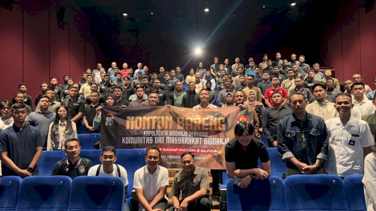 Kapolresta Sidoarjo Nonton Bareng Masyarakat Film Sayap-Sayap Patah 2