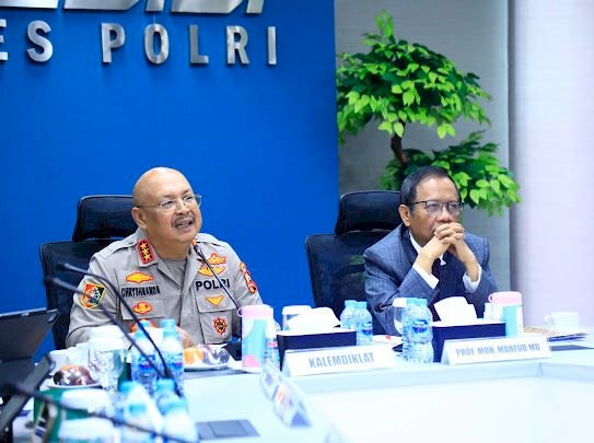 Polri Teguhkan Moral dan Profesionalisme Pasca Krisis, Gandeng Prof. Mahfud MD dan Komjen Chryshnanda