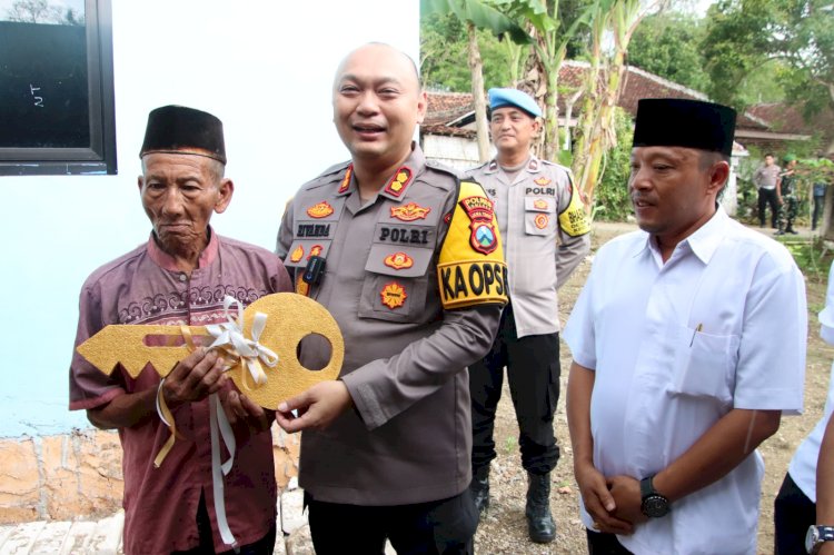 Dari Kepedulian Menjadi Kenyataan: Kapolres Sumenep Wujudkan Rumah Layak Huni untuk Warga Kurang Mampu